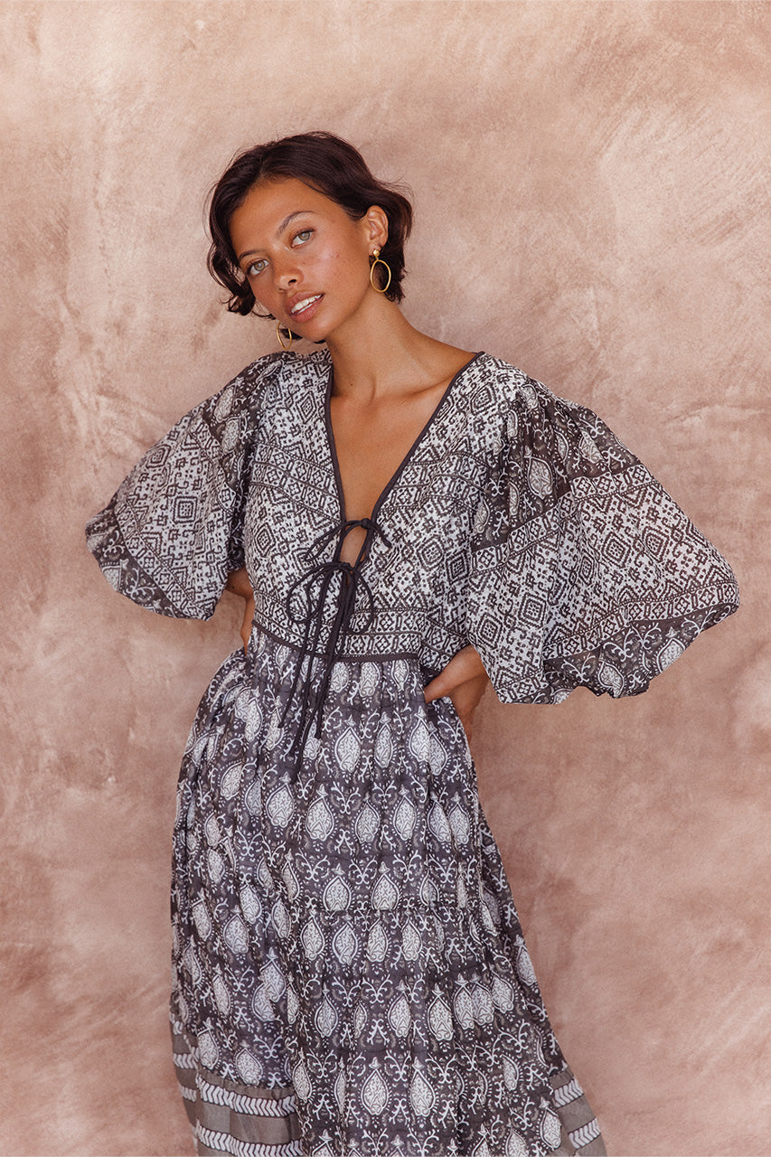 ワンピース Daughters of India Jasmine Midi Dress Jasmine Midi Dress - Shell – Daughters of India