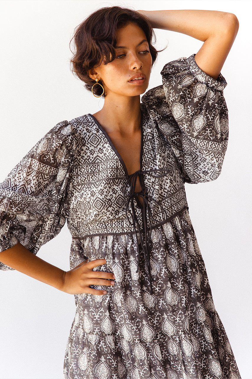 ワンピース Daughters of India Jasmine Midi Dress Jasmine Midi Dress - Shell – Daughters of India