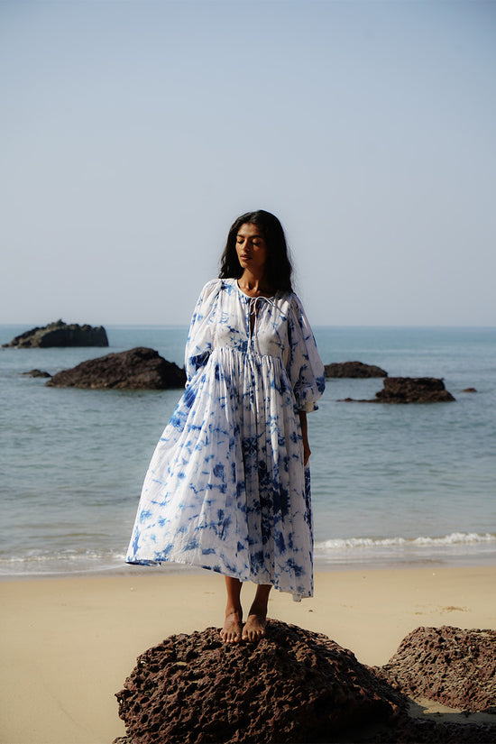 Kyra | Midi Dress | Deep Sea Floral - Boho Relaxed Fit Balloon-Sleeved Gauze Cotton